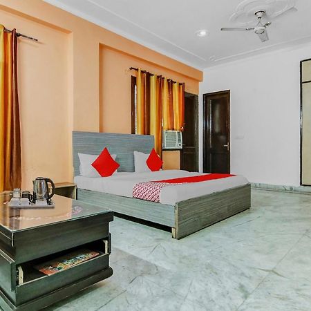 Hotel O Orlov Noida Esterno foto