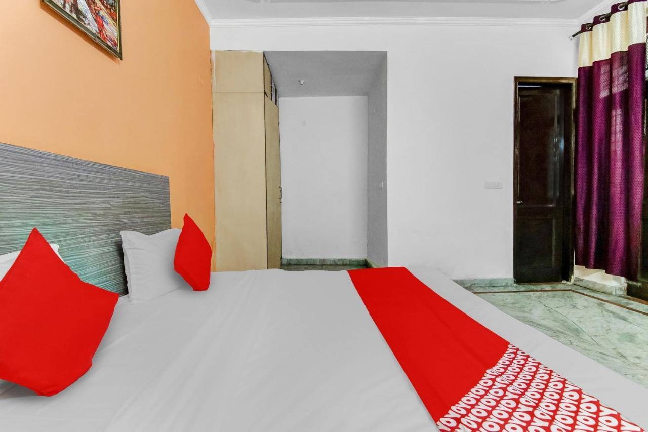 Hotel O Orlov Noida Esterno foto