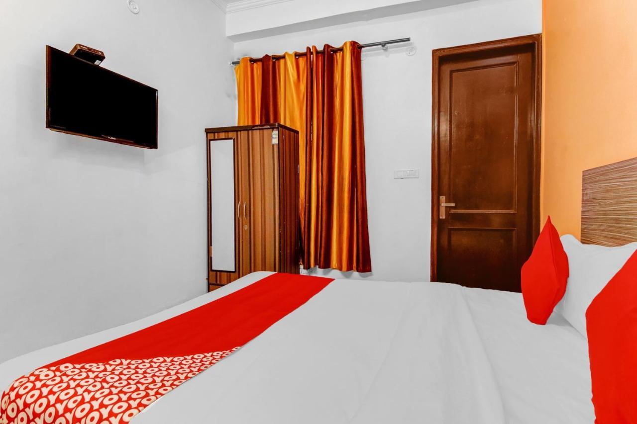 Hotel O Orlov Noida Esterno foto