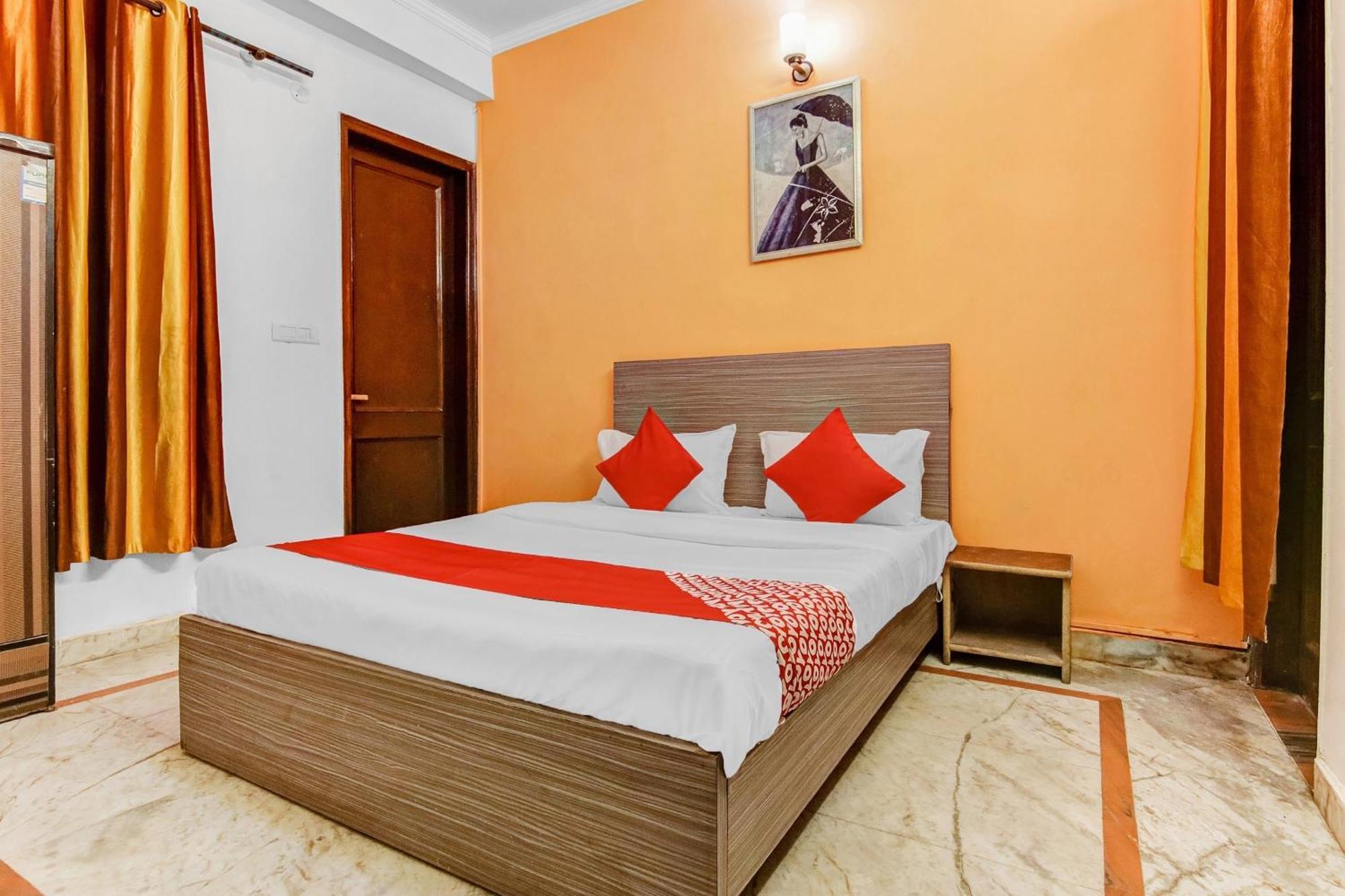 Hotel O Orlov Noida Esterno foto