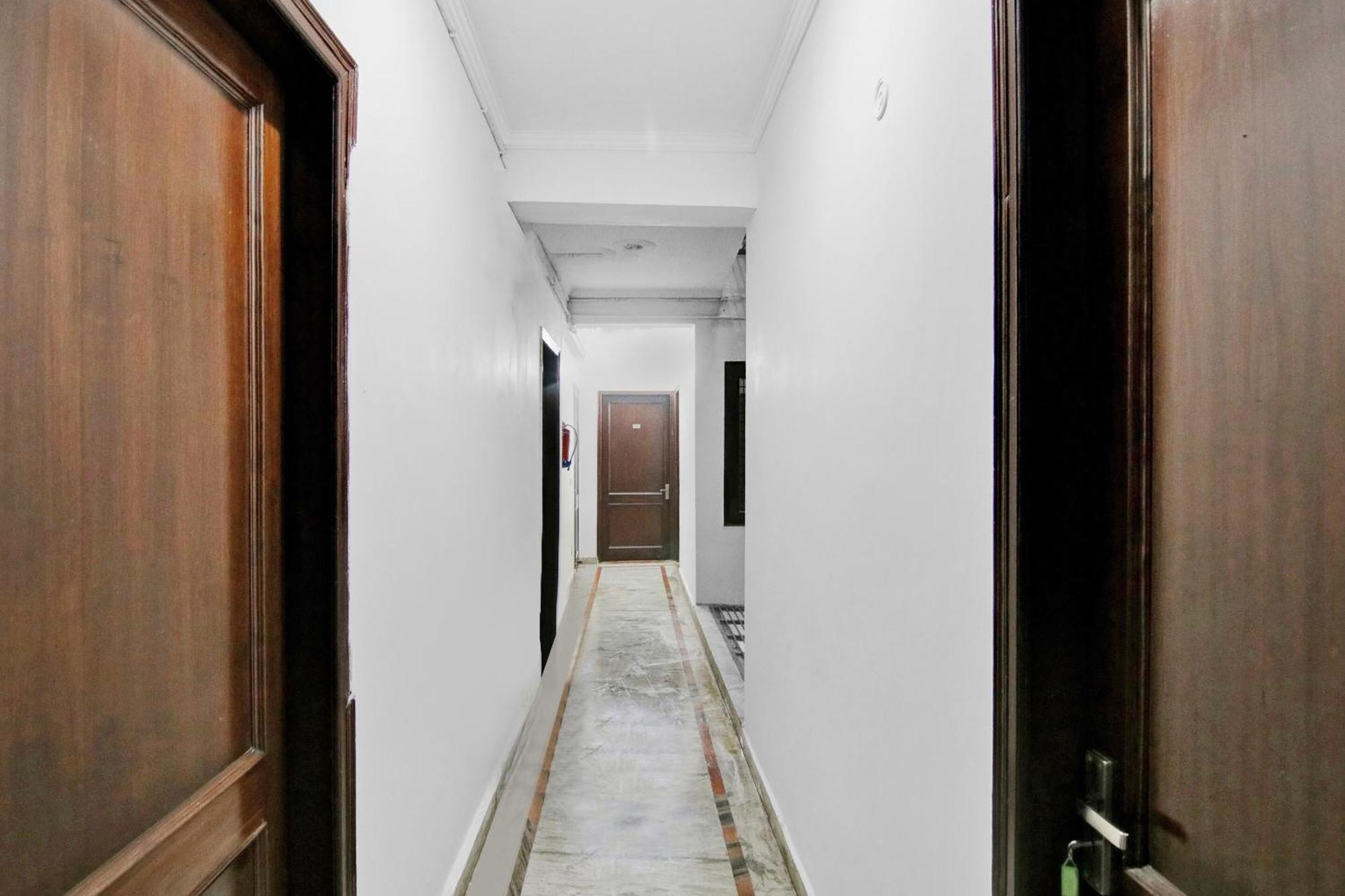 Hotel O Orlov Noida Esterno foto