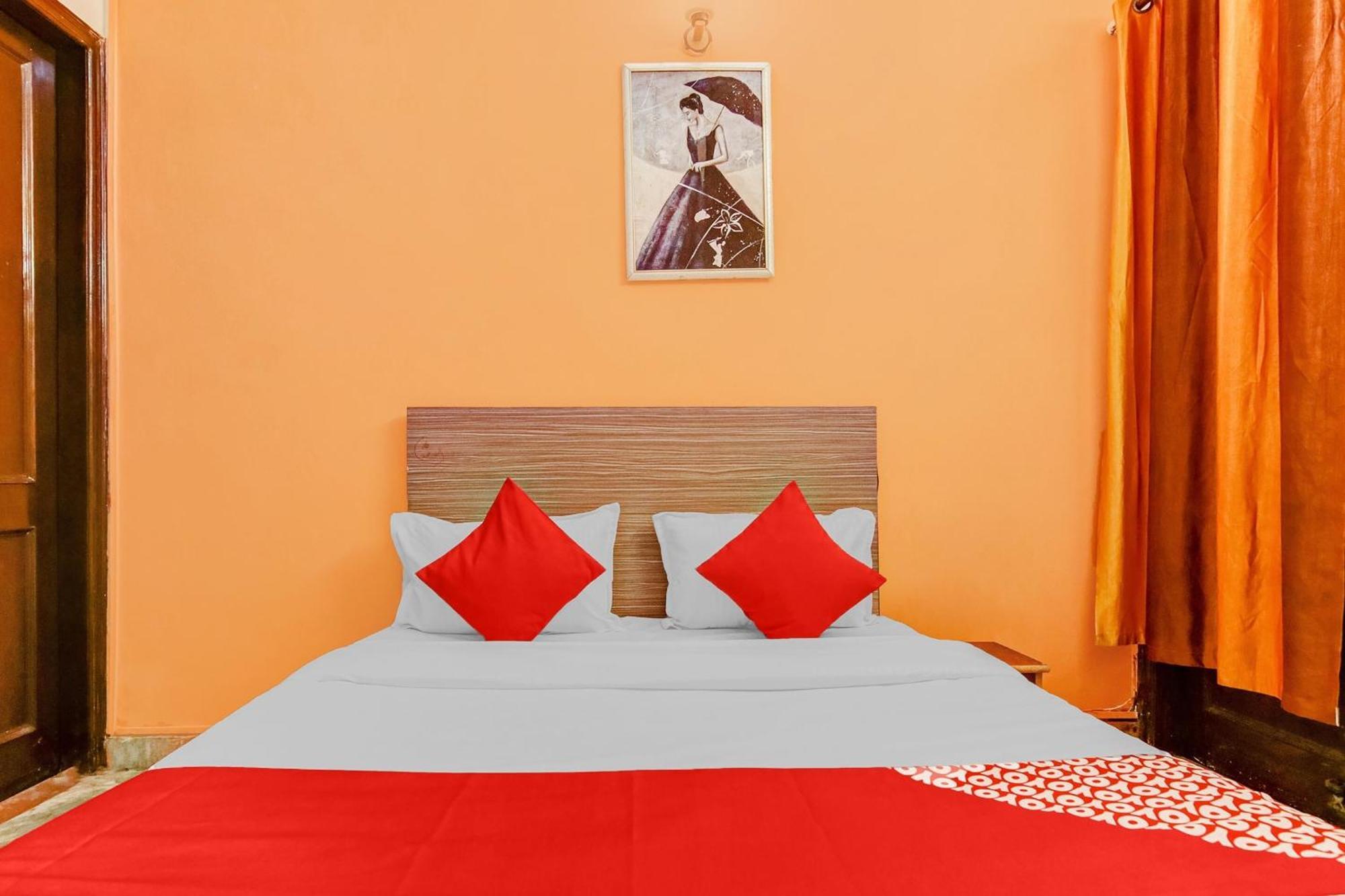 Hotel O Orlov Noida Esterno foto