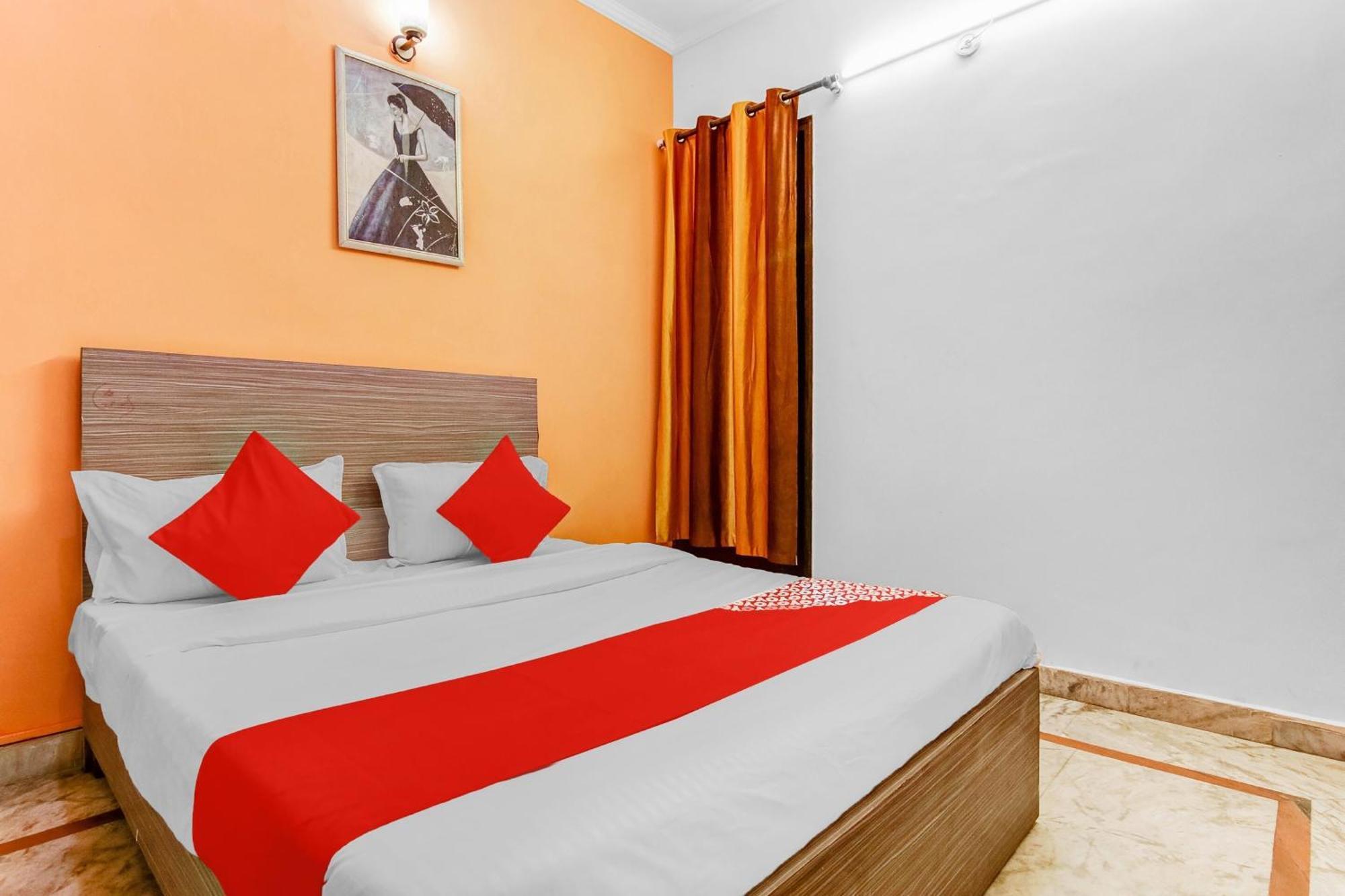 Hotel O Orlov Noida Esterno foto