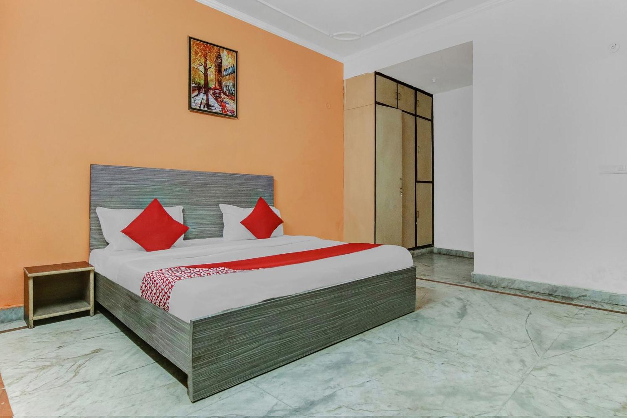 Hotel O Orlov Noida Esterno foto