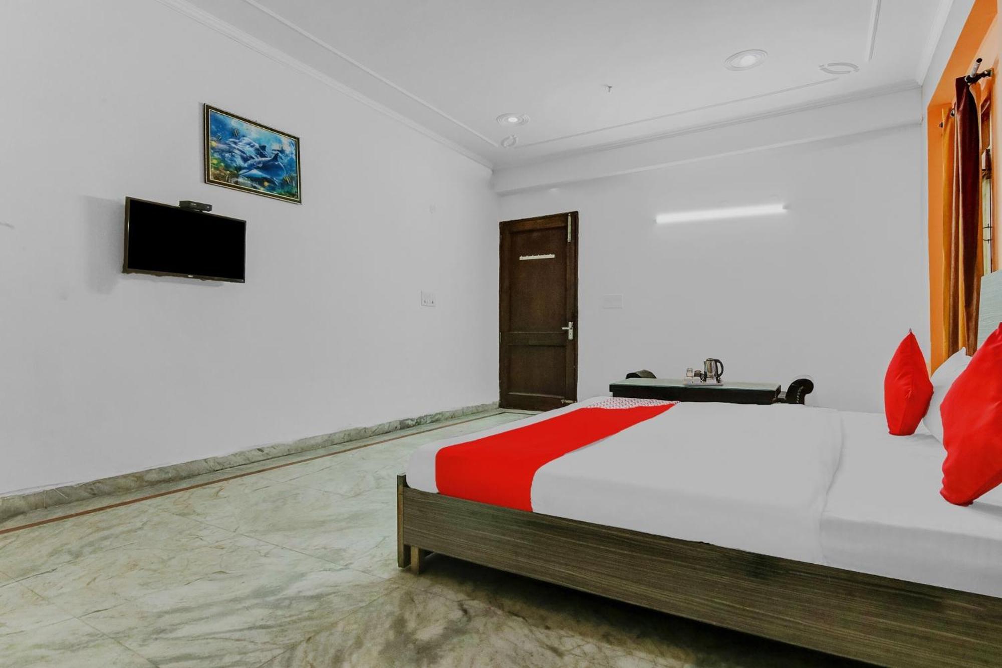 Hotel O Orlov Noida Esterno foto