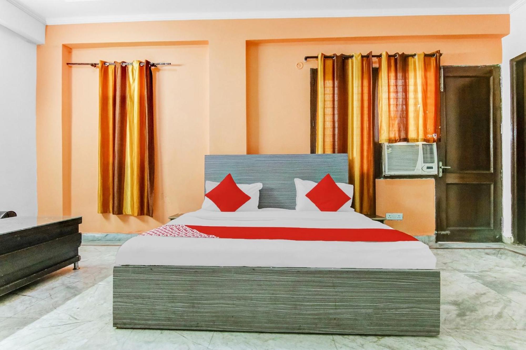 Hotel O Orlov Noida Esterno foto