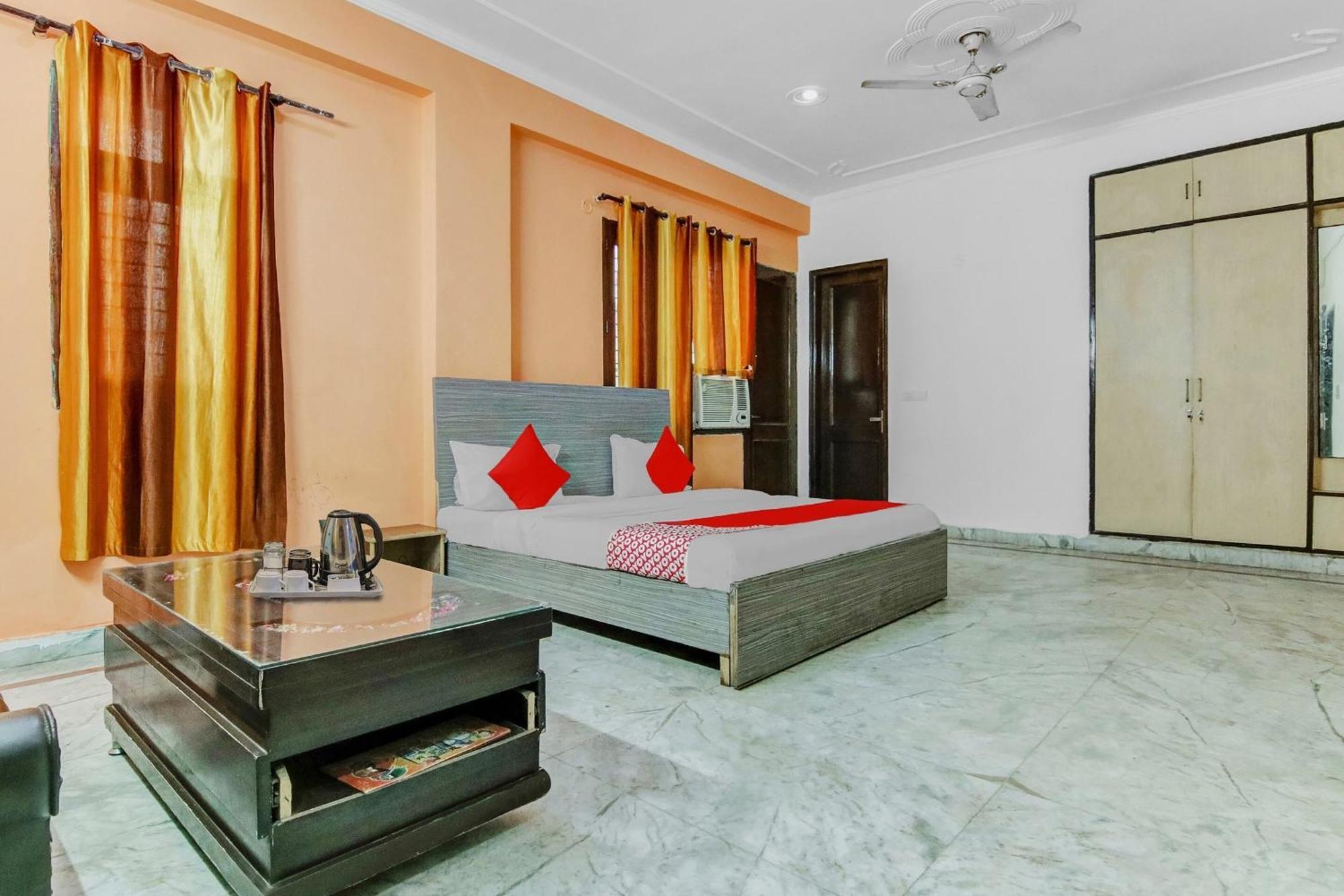 Hotel O Orlov Noida Esterno foto