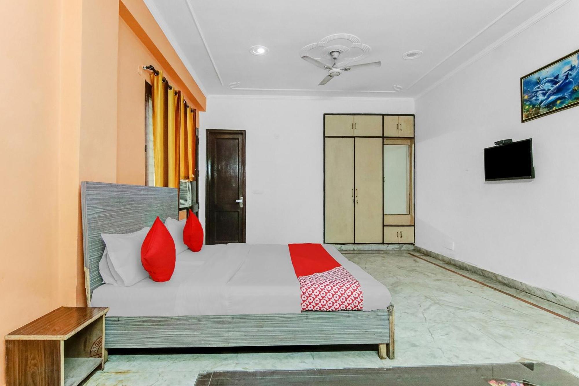 Hotel O Orlov Noida Esterno foto